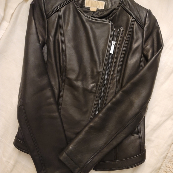 Leather jacket - Picture 2 of 5